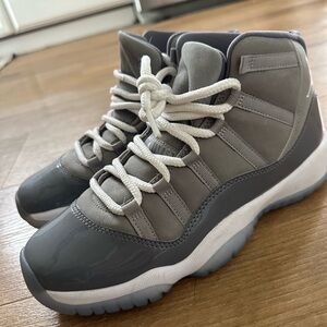 Jordan’s size  7 .